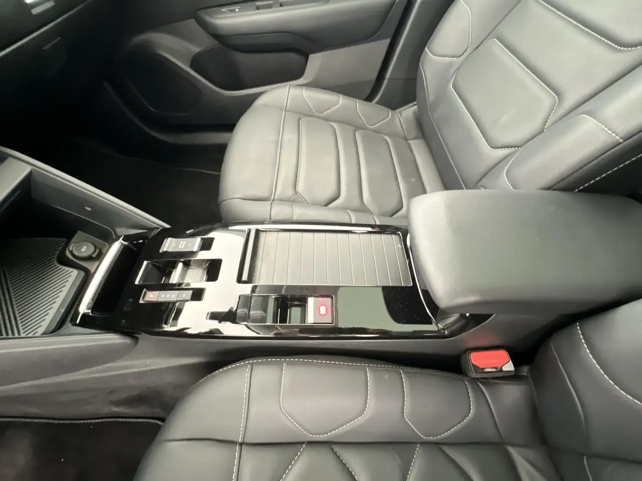 Citroen C4 Max 1.2 *NAVI*RFK*ACC*uvm — Vehicle gallery 14