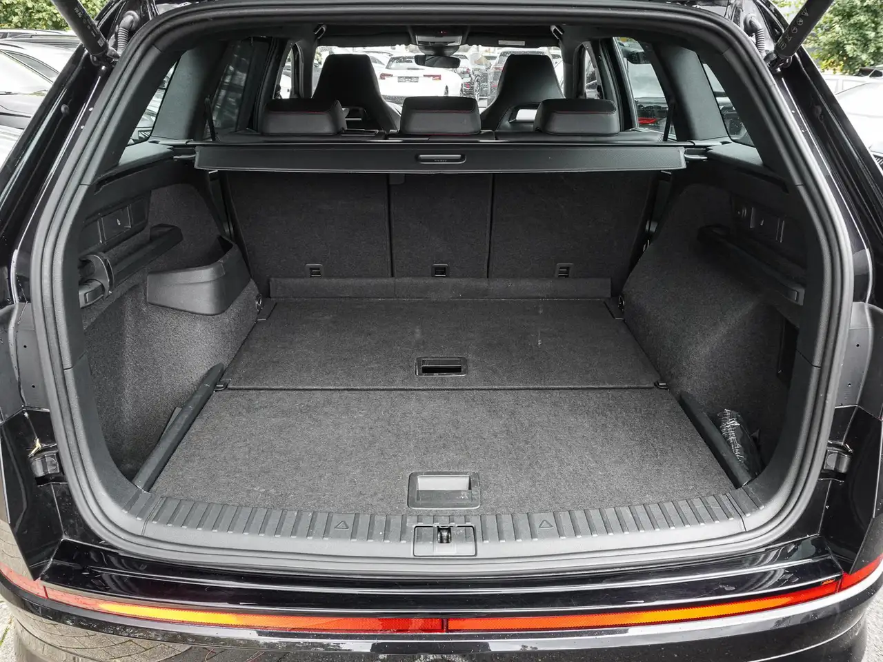 Skoda Kodiaq RS 2.0 TSI 4x4 DSG MATRIX NAVI ACC LHZ SHZ — Galería del vehículo 19