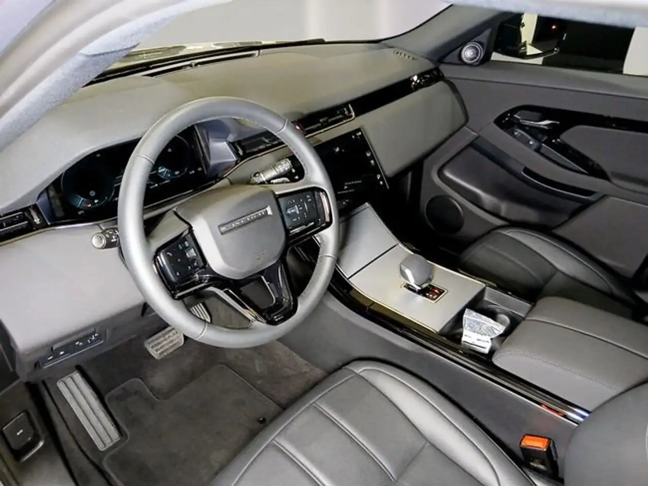 Land Rover Range Rover Evoque 1.5 I3 PHEV SE AWD Auto — Vehicle gallery 9