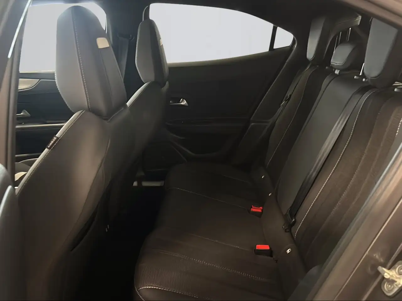 Opel Mokka Black - Kamera / hzb. Sitze & Lenkrad / Allwetter — Vehicle gallery 10