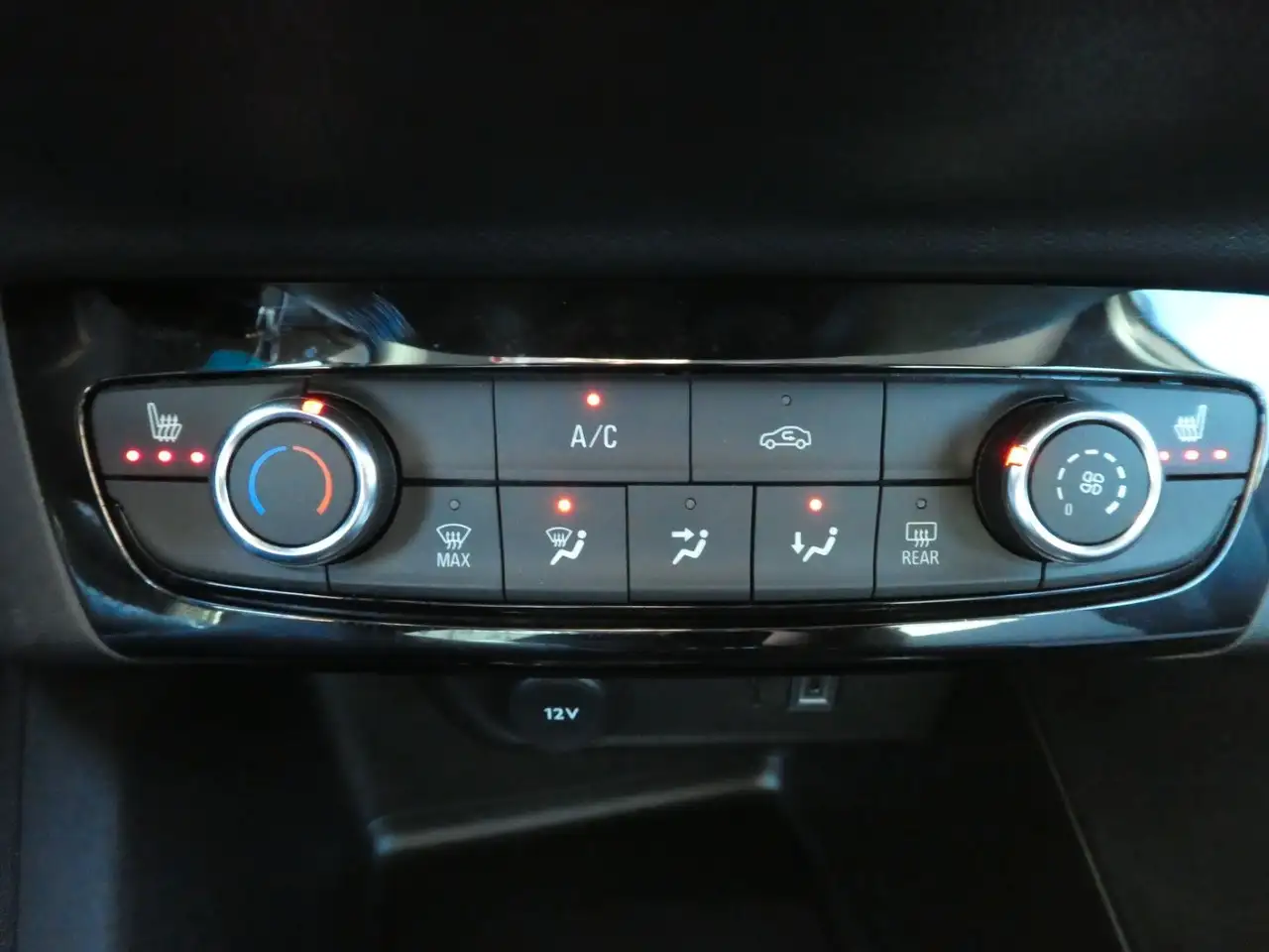 Opel Corsa F Basis, Klima, SHZ, PDC, Kamera, LED — Vehicle gallery 22