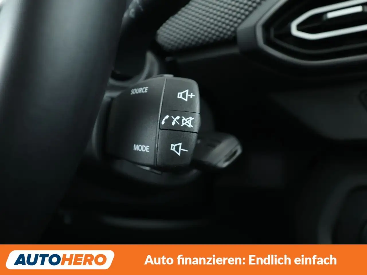 Dacia Sandero 1.0 TCe Expression*TEMPOMAT*PDC*AHK*BT* — Galerie du véhicule 25
