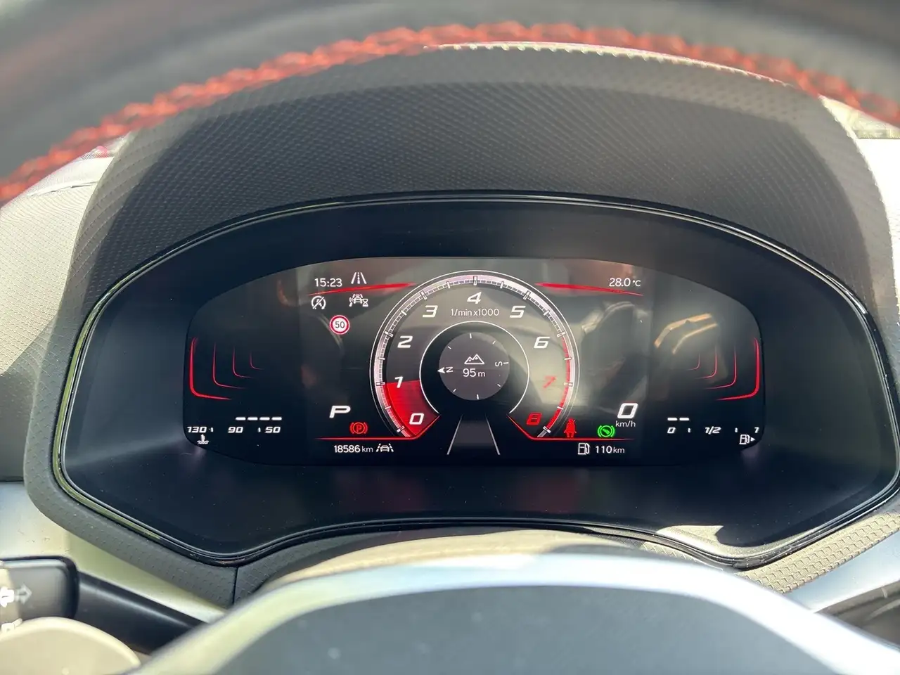 SEAT Arona 1.0 FR KAMERA NAVI ALU17" SITZHEIZUNG — Galería del vehículo 13