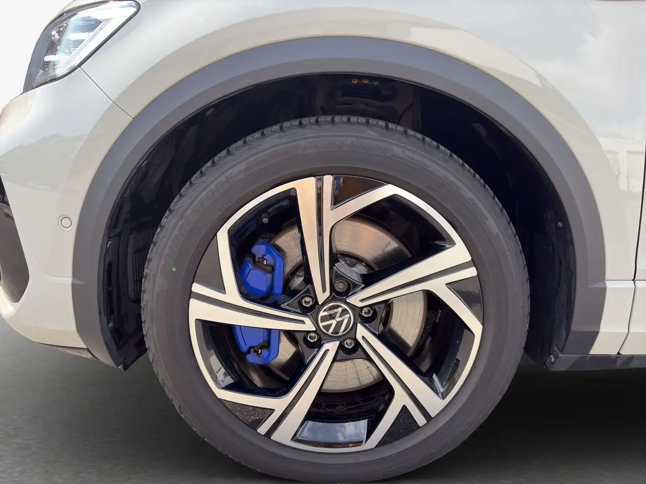 Volkswagen T-Roc R 4M 2.0 TSI *NAVI*KAM*SHZ*KEYLESS*IQ.LIGH — Galería del vehículo 11