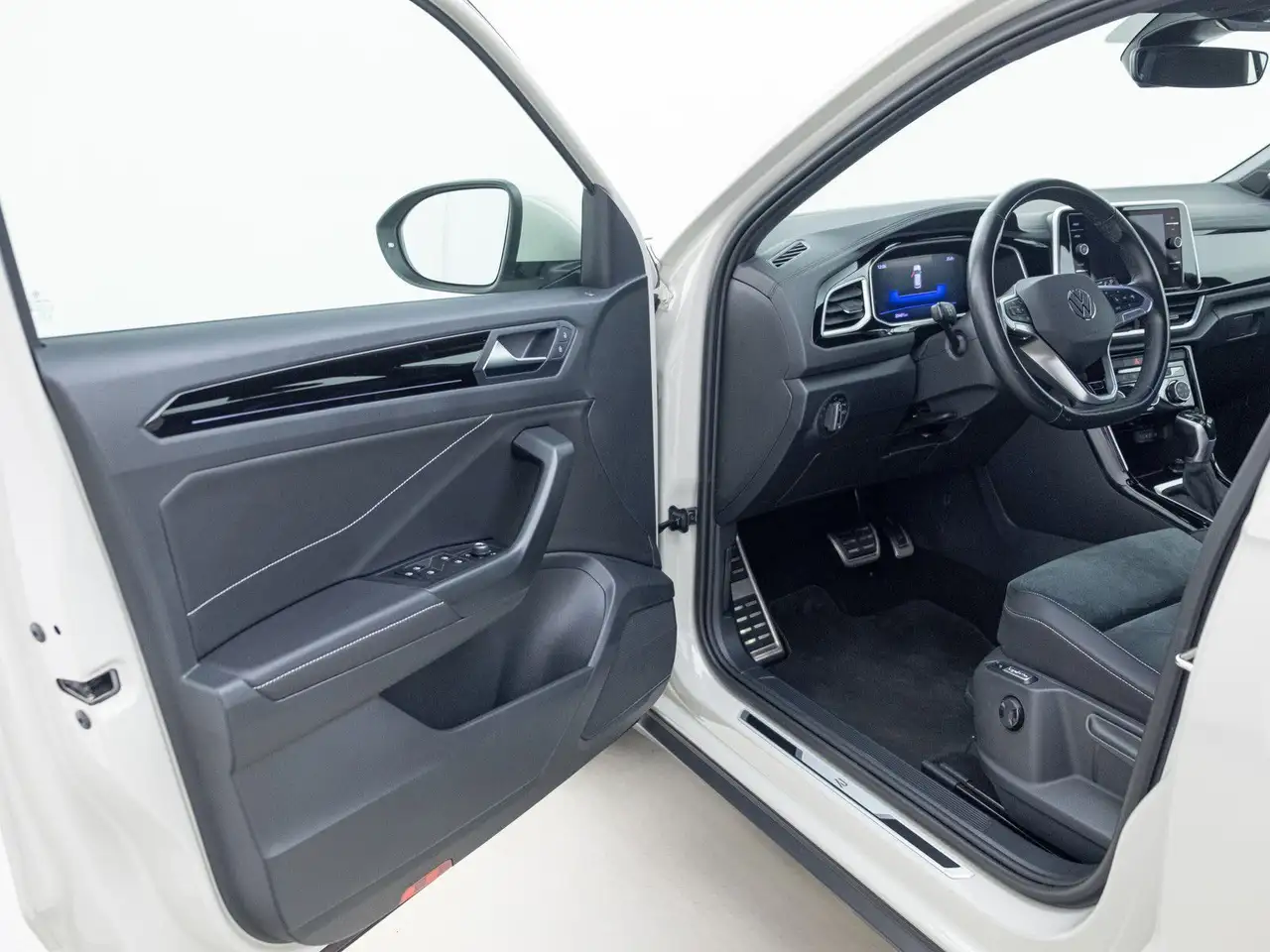 Volkswagen T-Roc 1.5 TSI R-Line DSG*LED*APP*ACC*LANE*DAB*PD — Galerie du véhicule 10