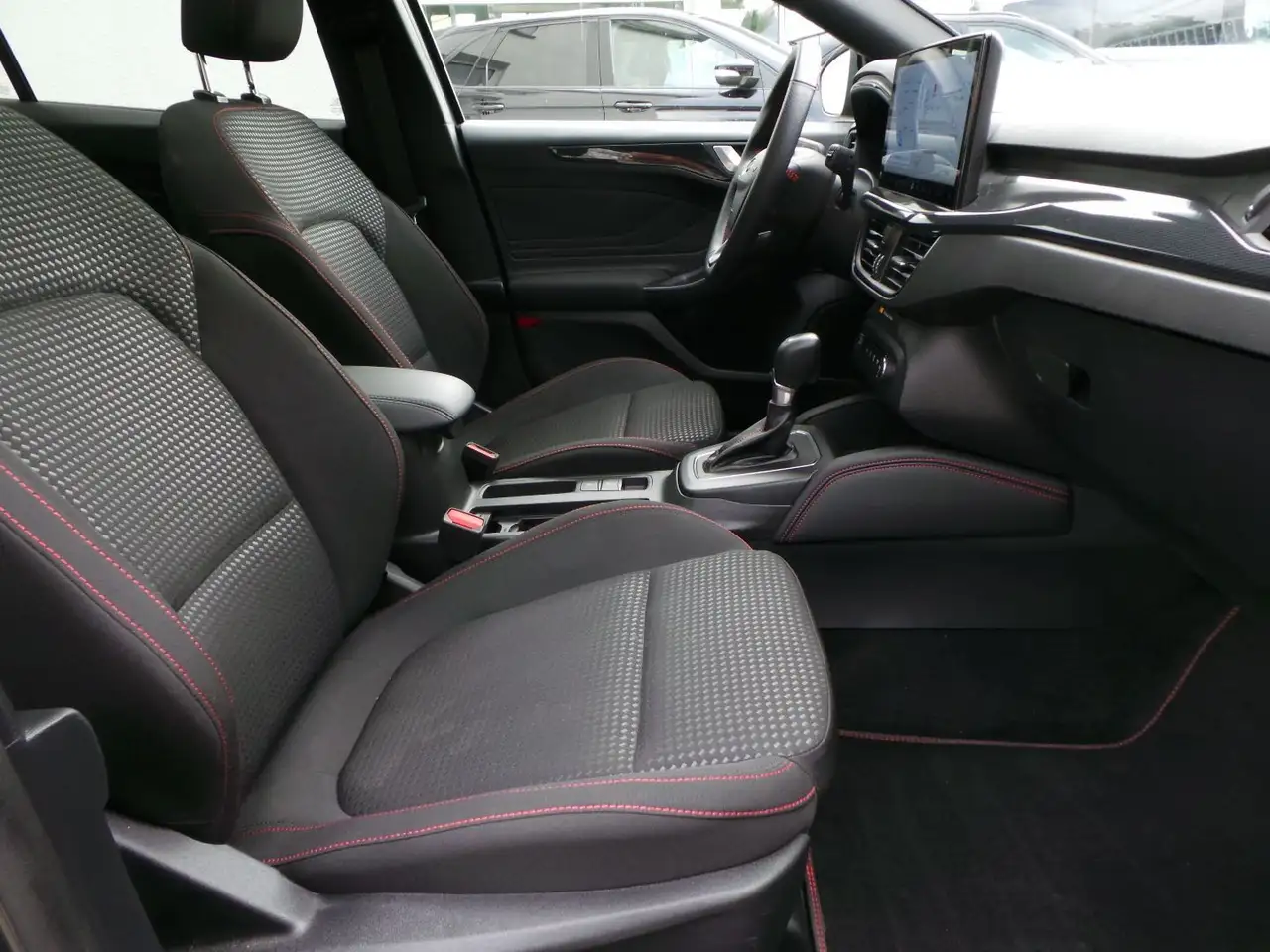 Ford Focus Turnier ST-Line X,Matrix.AHK.KeyFree.Pano. — معرض صور السيارة 15