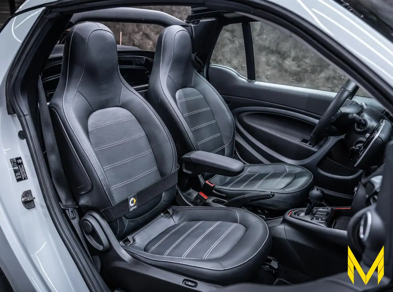 smart forTwo EQ cab. prime EXCLUSIVE:THE WHITE BEAUTY! — معرض صور السيارة 18