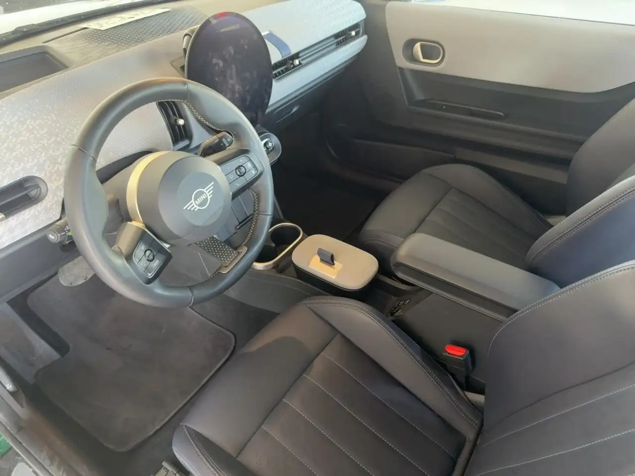 MINI Cooper C Favoured Trim Navi R-Kam SHZ Sportsitze — Vehicle gallery 8