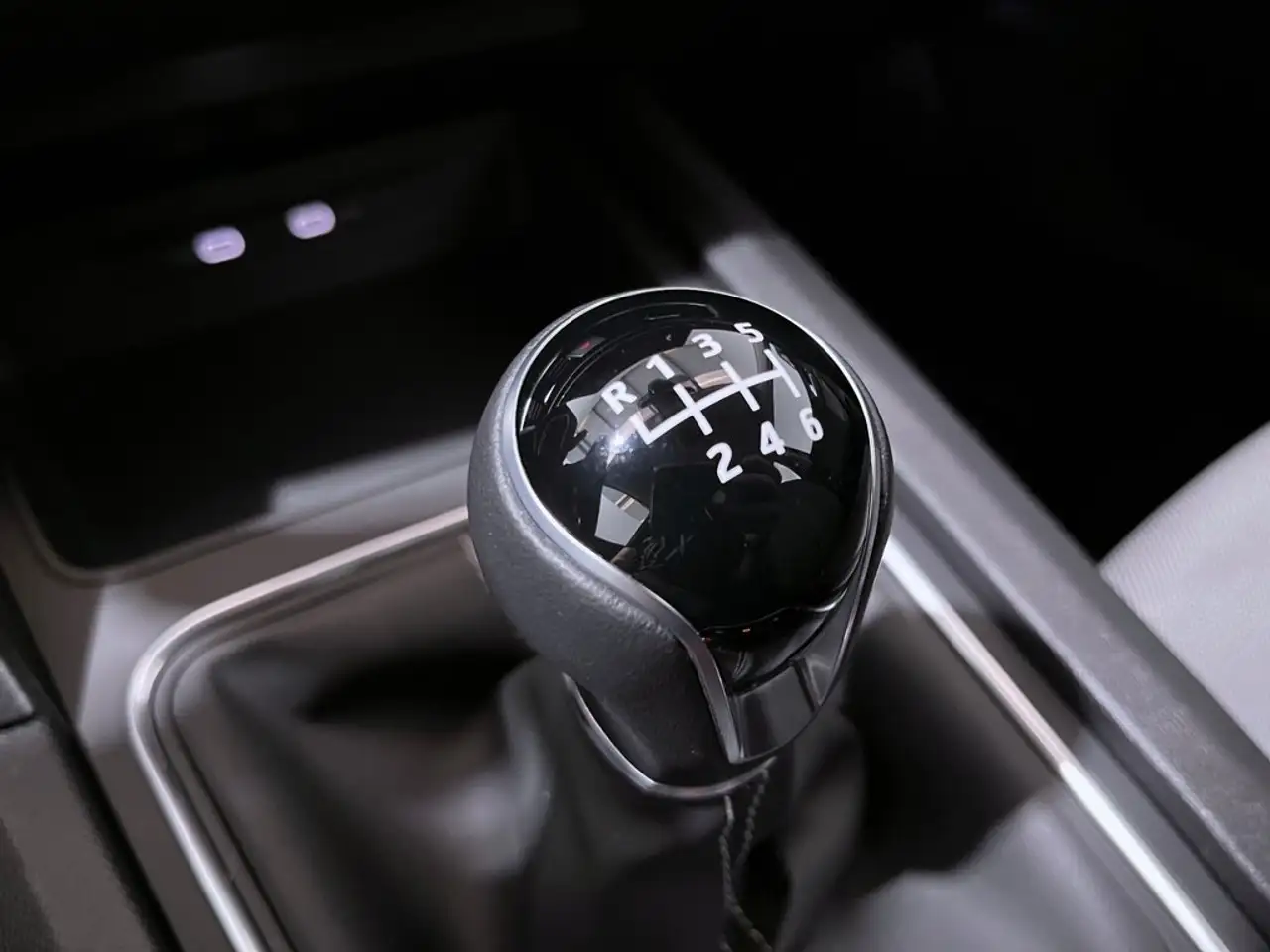 SEAT Leon 1.5 TSI 85kW Style XS — معرض صور السيارة 26