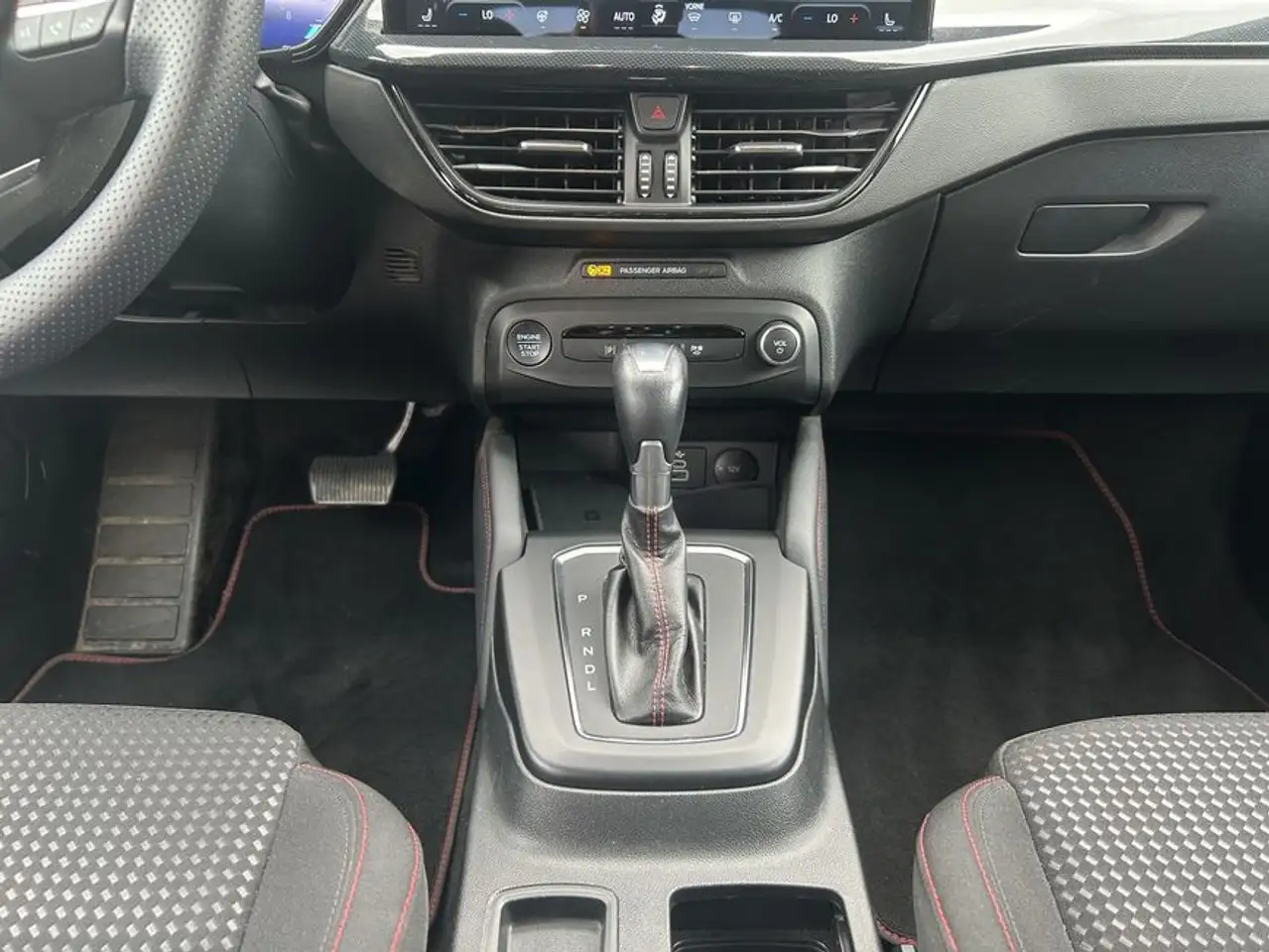 Ford Focus Turnier 1.0 EcoBoost Hybrid Aut. ST-LINE X — Vehicle gallery 13