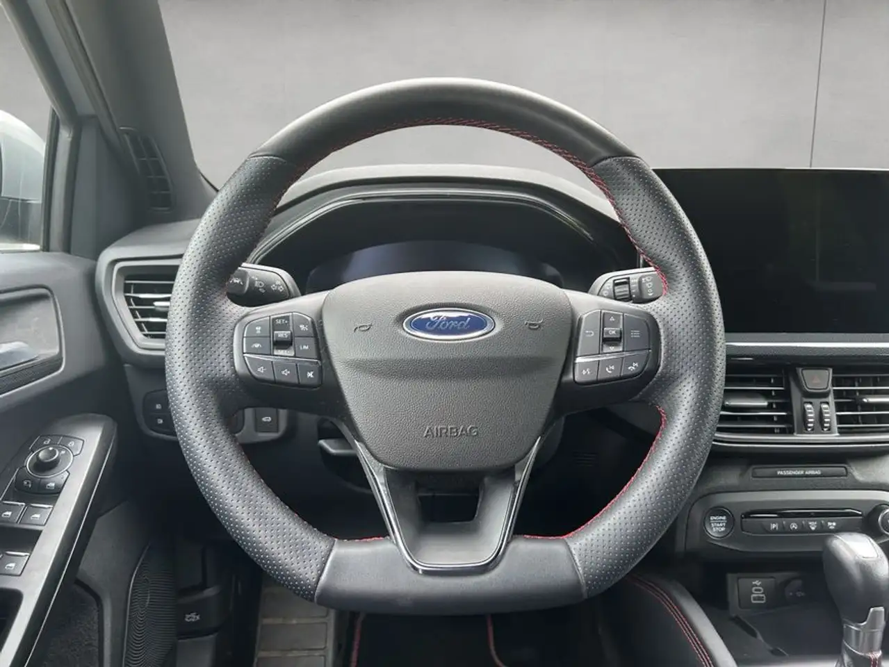 Ford Focus Turnier 1.0 EcoBoost Hybrid Aut. ST-LINE X — Vehicle gallery 10