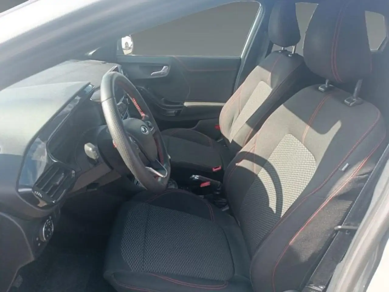 Ford Puma 1.0 EcoBoost MHEV ST-Line 125 — Galerie du véhicule 10