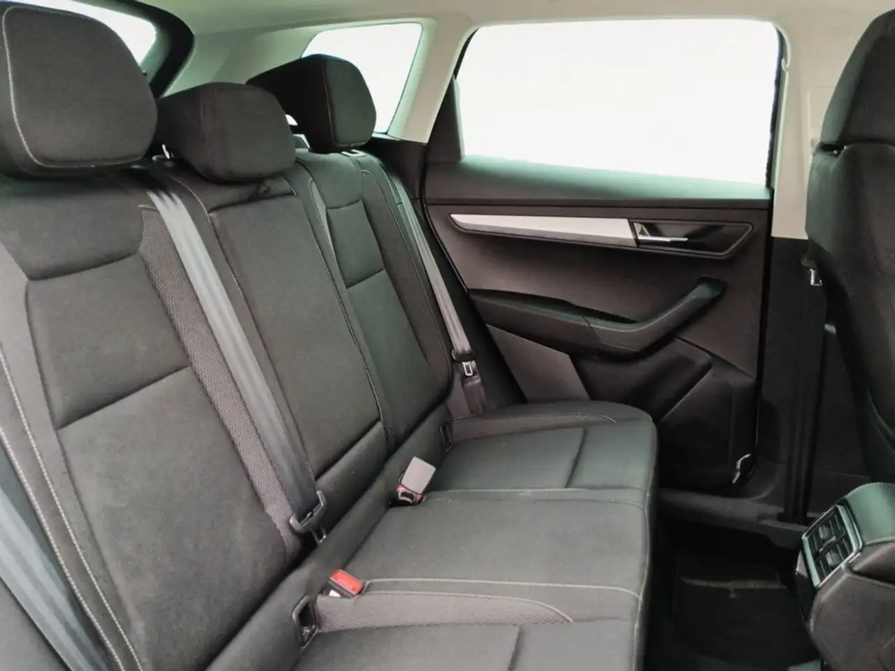 Skoda Karoq 2.0TDI Adblue Selection 85kW — Galería del vehículo 9