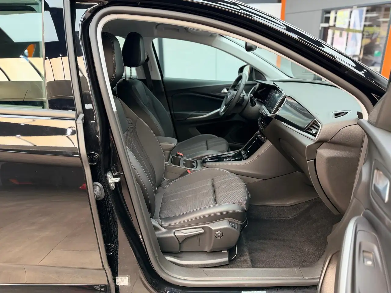 Opel Grandland GS Line 1.2|NAVI|KAM|TEMP|VIRT|LM — Vehicle gallery 17