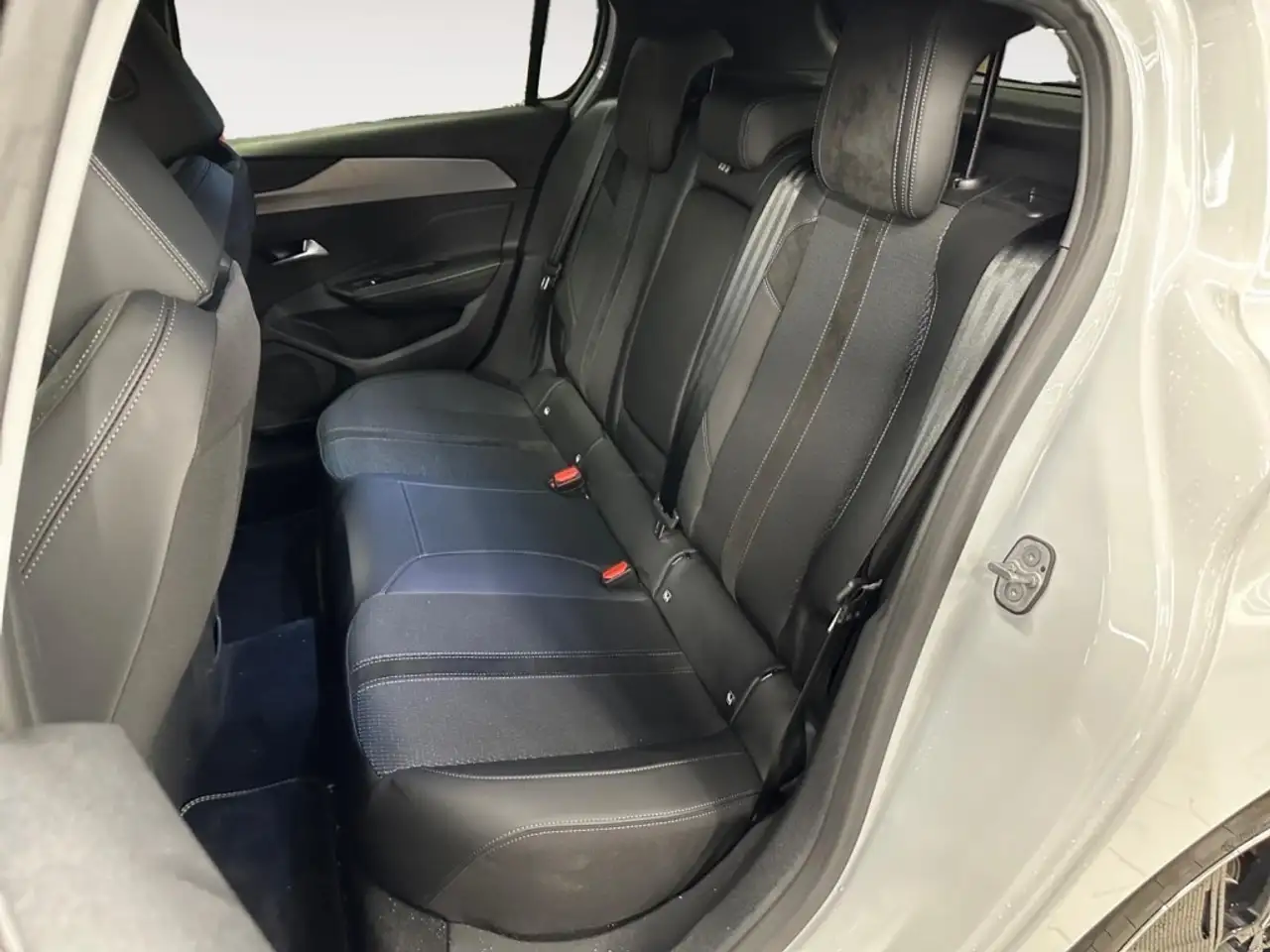Peugeot 308 First Edition Eléctrico 156 — Galería del vehículo 12