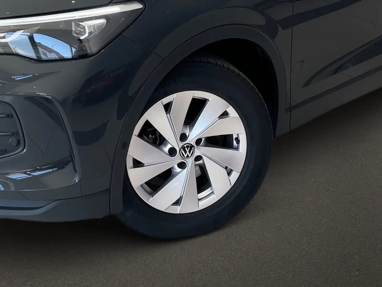 Volkswagen Tiguan 1.5 eTSI LED/ASSIST/KAM/APP — Galería del vehículo 8