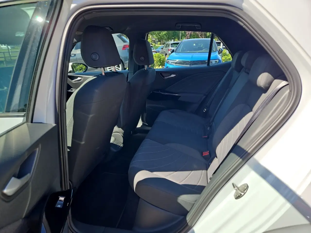 Volkswagen ID.3 Pro 62 kWh LED ACC NAV PDC RFK LM SHZ — Galerie du véhicule 12