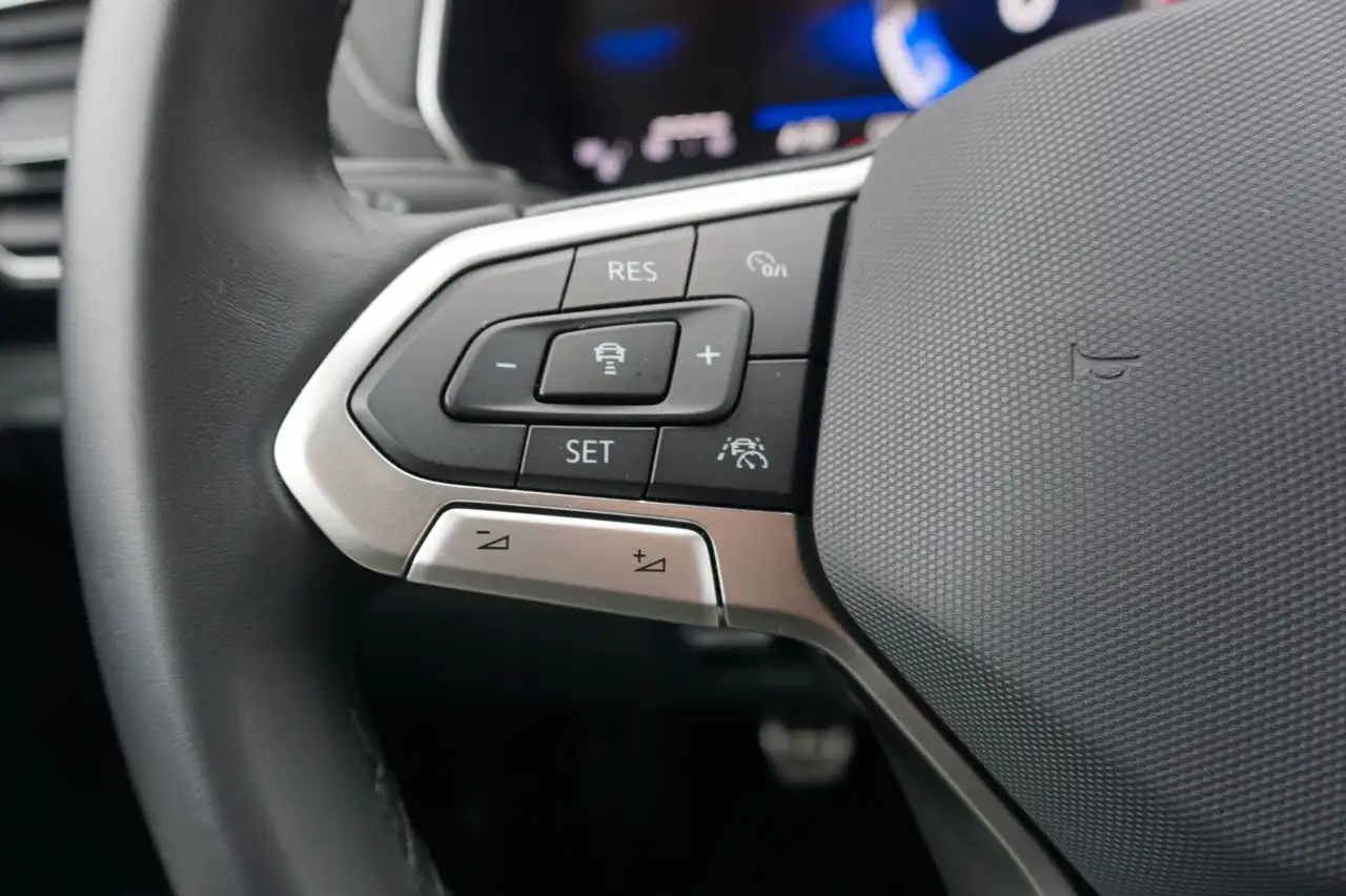 Volkswagen T-Cross R-Line Navi,LED,ACC,Apple CarPlay — Galería del vehículo 29