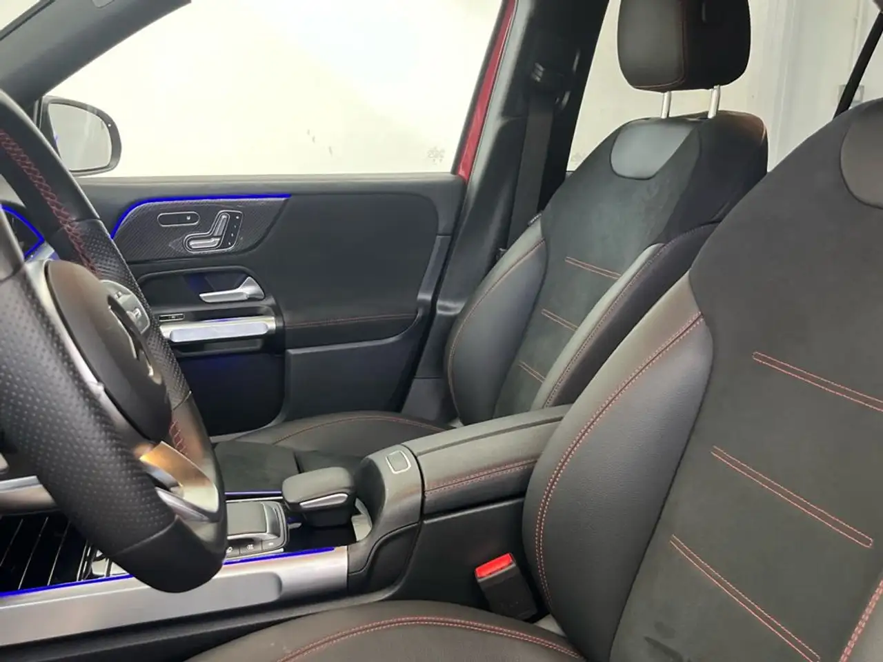 Mercedes-Benz GLB 200 d 4MATIC — Galería del vehículo 6