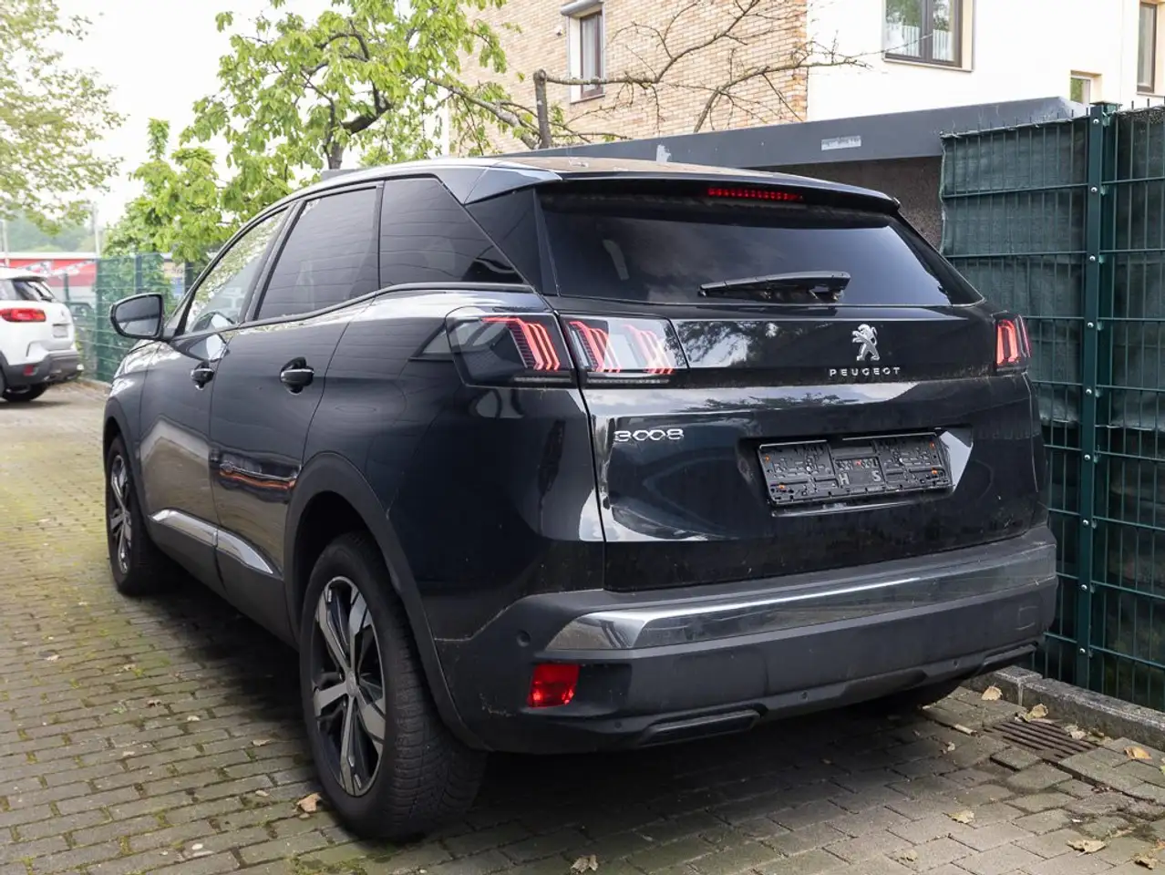 Peugeot 3008 Allure Pack +ALLW+AUT+SHZ+RFK+LED+NAVI+KLI+ — معرض صور السيارة 2