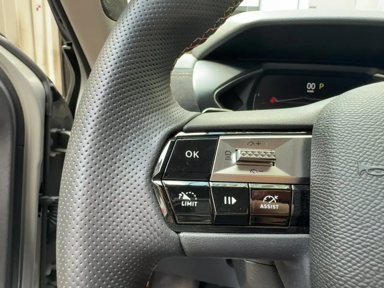 DS Automobiles DS 3 1.2 PureTech 130 Performance Line + Navi+LM — Galería del vehículo 21