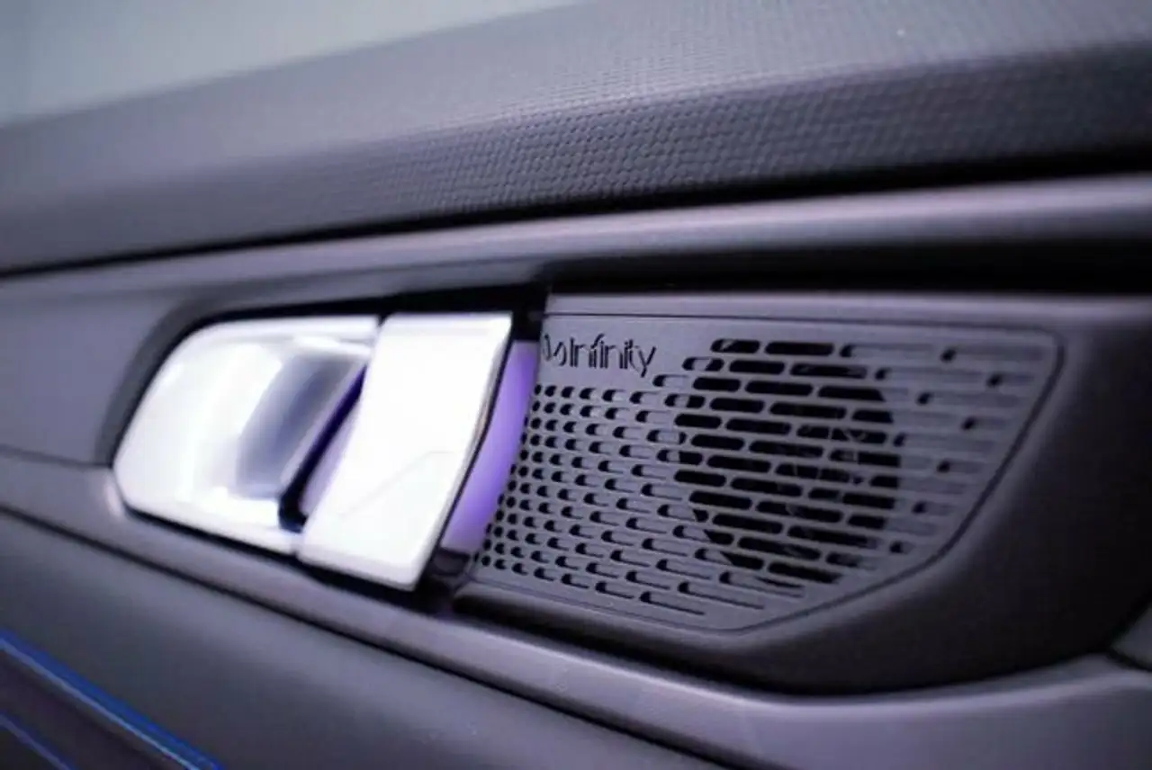 Lynk & Co 01 1.5T PHEV — Vehicle gallery 29
