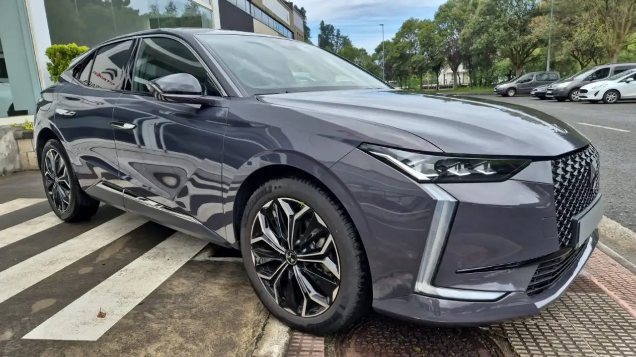 DS Automobiles DS 4 BlueHDi Etoile Alcantara Aut. 130 — معرض صور السيارة 3