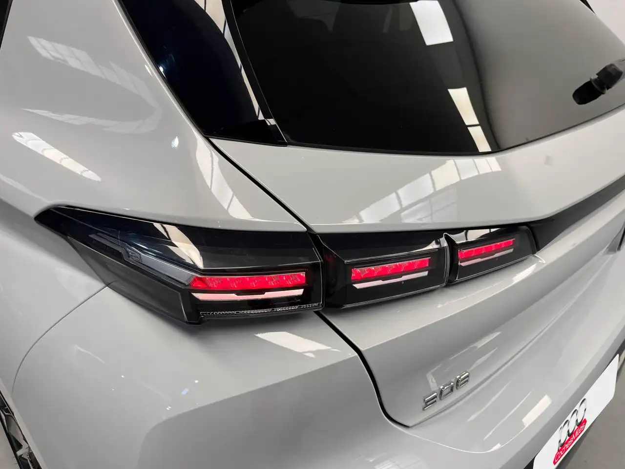Peugeot 308 5P Allure Gasolina 130 S&S MAN — معرض صور السيارة 23