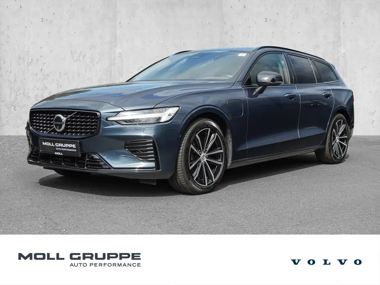 Volvo V60 T8 AWD Plus Dark Plug-in Hybrid AHK STANDHZG — Düsseldorf