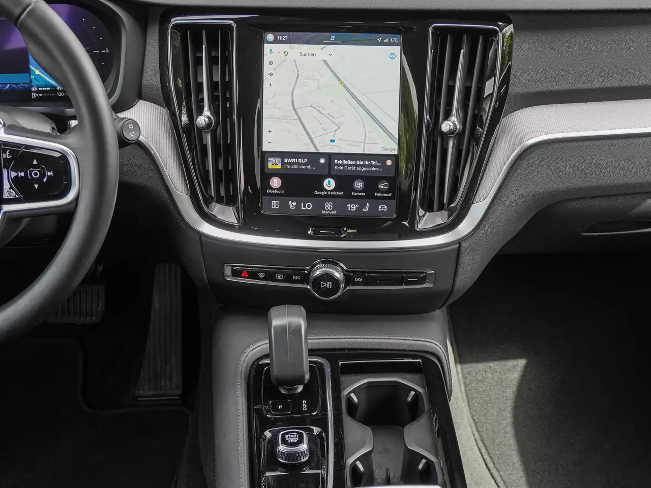 Volvo V60 T8 AWD Plus Dark Plug-in Hybrid AHK STANDHZG — معرض صور السيارة 12