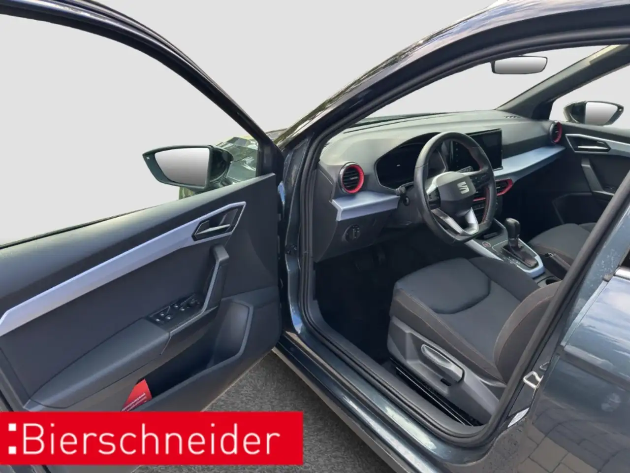 SEAT Arona 1.0 TSI DSG FR NAVI REAR VIEW SHZ — Galerie du véhicule 32