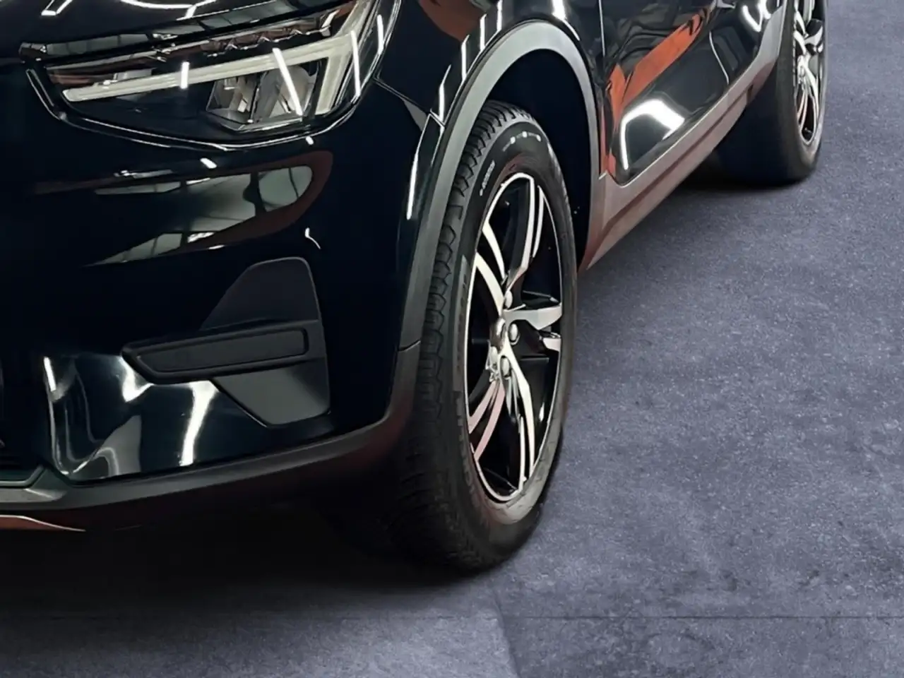 Volvo XC40 B3 2WD Core - ACC Sitzheizung AHK schw. — Vehicle gallery 6