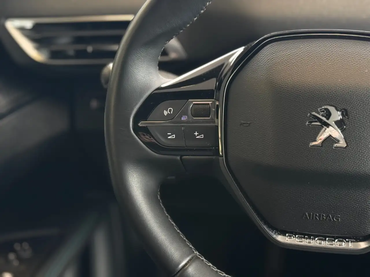 Peugeot 3008 1.2 PureTech 130 Vor- und Rückfahrkamera — Galerie du véhicule 16