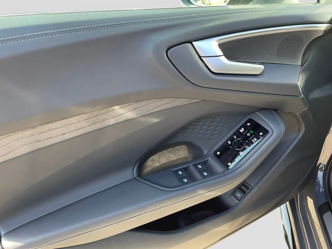 Audi A5 TFSI S tronic edition one HUD B&O Stand — معرض صور السيارة 14