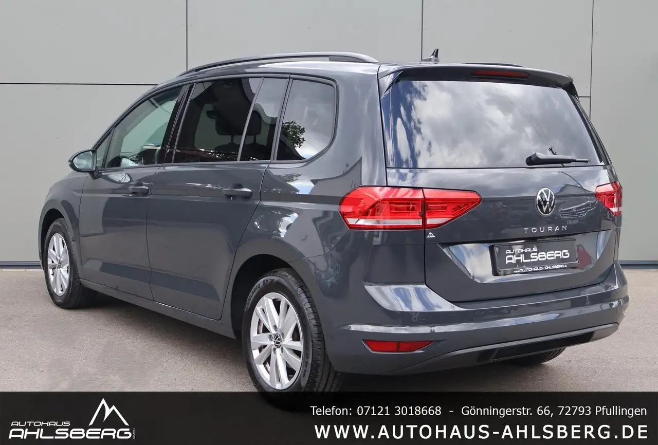 Volkswagen Touran COMFORT/ DIG.C/STAND./PANO/7-SITZ/APP/ACC/AHK — معرض صور السيارة 7