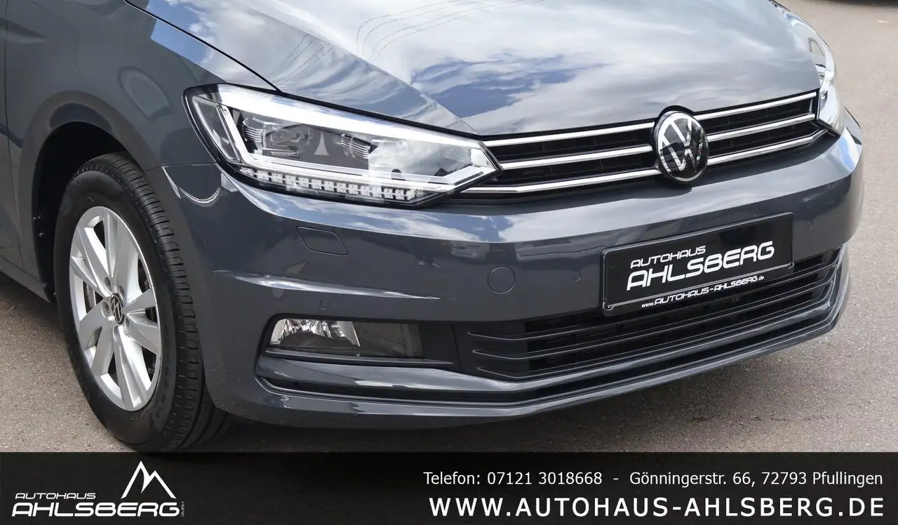 Volkswagen Touran COMFORT/ DIG.C/STAND./PANO/7-SITZ/APP/ACC/AHK — معرض صور السيارة 4