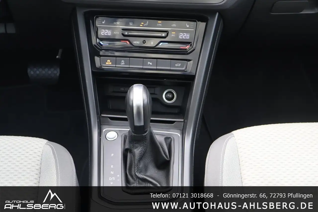 Volkswagen Touran COMFORT/ DIG.C/STAND./PANO/7-SITZ/APP/ACC/AHK — معرض صور السيارة 15