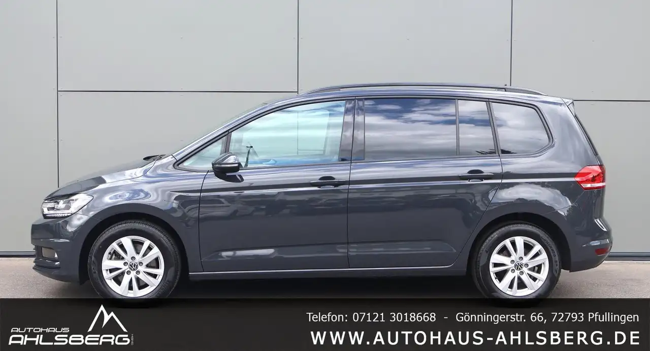 Volkswagen Touran COMFORT/ DIG.C/STAND./PANO/7-SITZ/APP/ACC/AHK — معرض صور السيارة 9