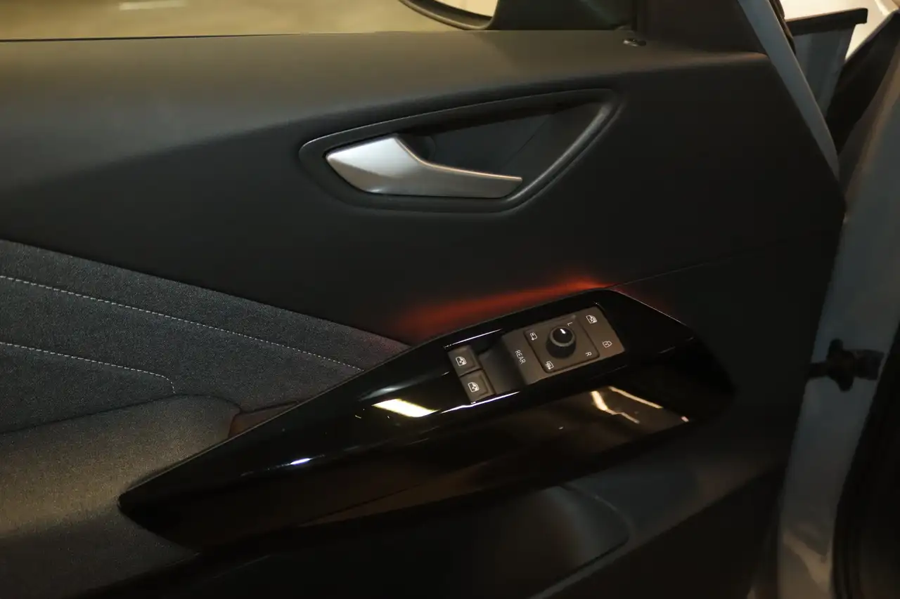 Volkswagen ID.3 Pro 150 kW-CCS-Virtual-Tempomat-LED-PDC-DAB — Vehicle gallery 10