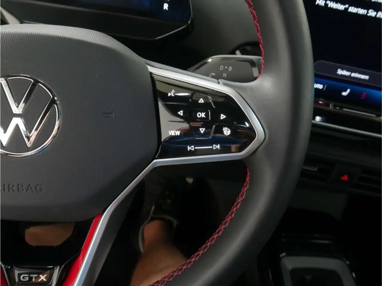 Volkswagen ID.4 GTX 77kWh NAV/Matrix/AHK/P-Dach/H+K/21'' — Galerie du véhicule 16