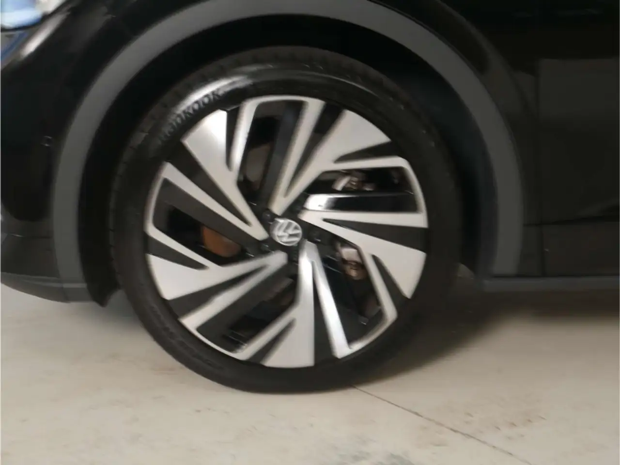 Volkswagen ID.4 GTX 77kWh NAV/Matrix/AHK/P-Dach/H+K/21'' — Galerie du véhicule 9