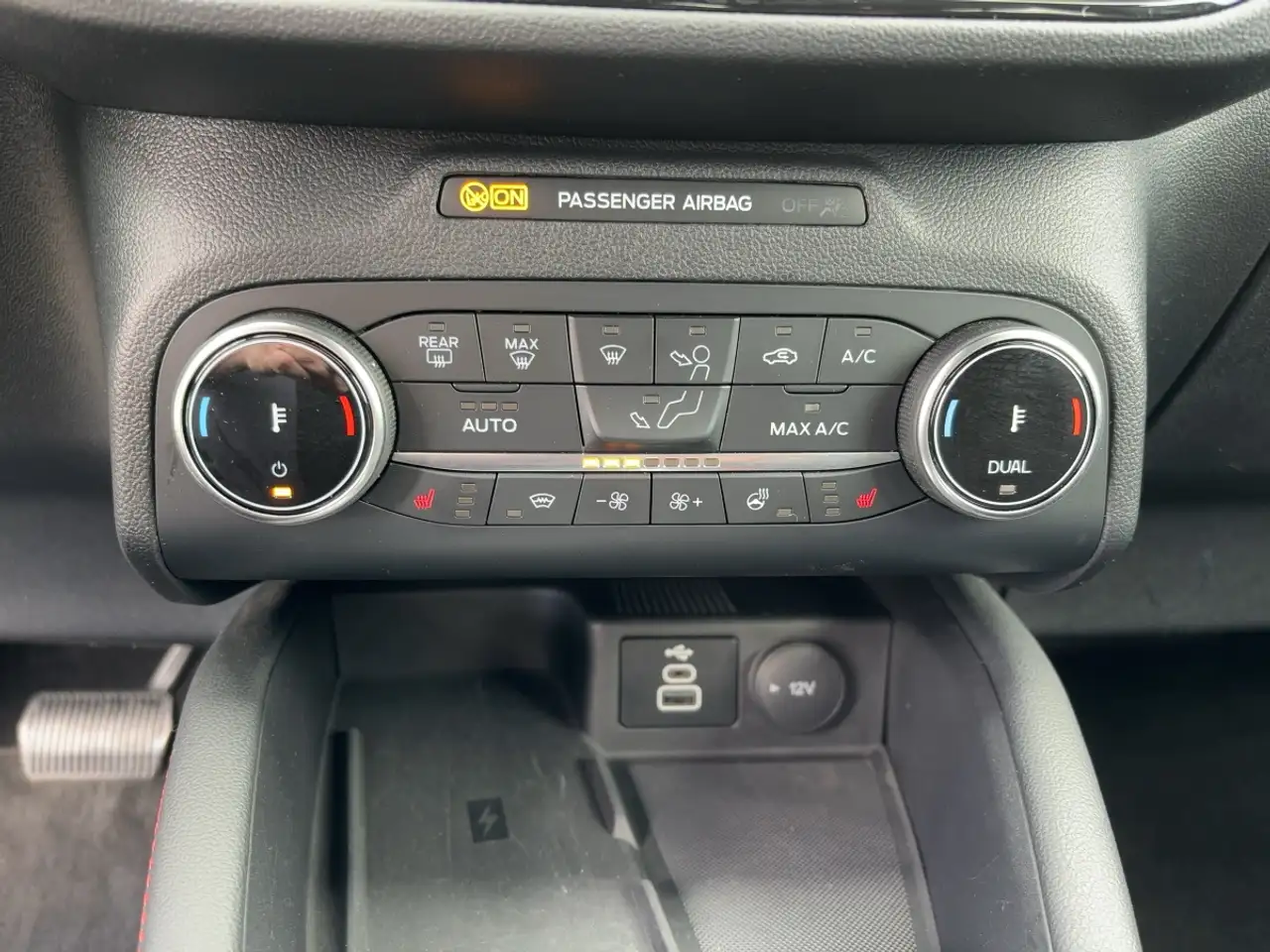 Ford Kuga ST-Line X LED+AHK+Glasdach+Kamera+SHZ — Vehicle gallery 13