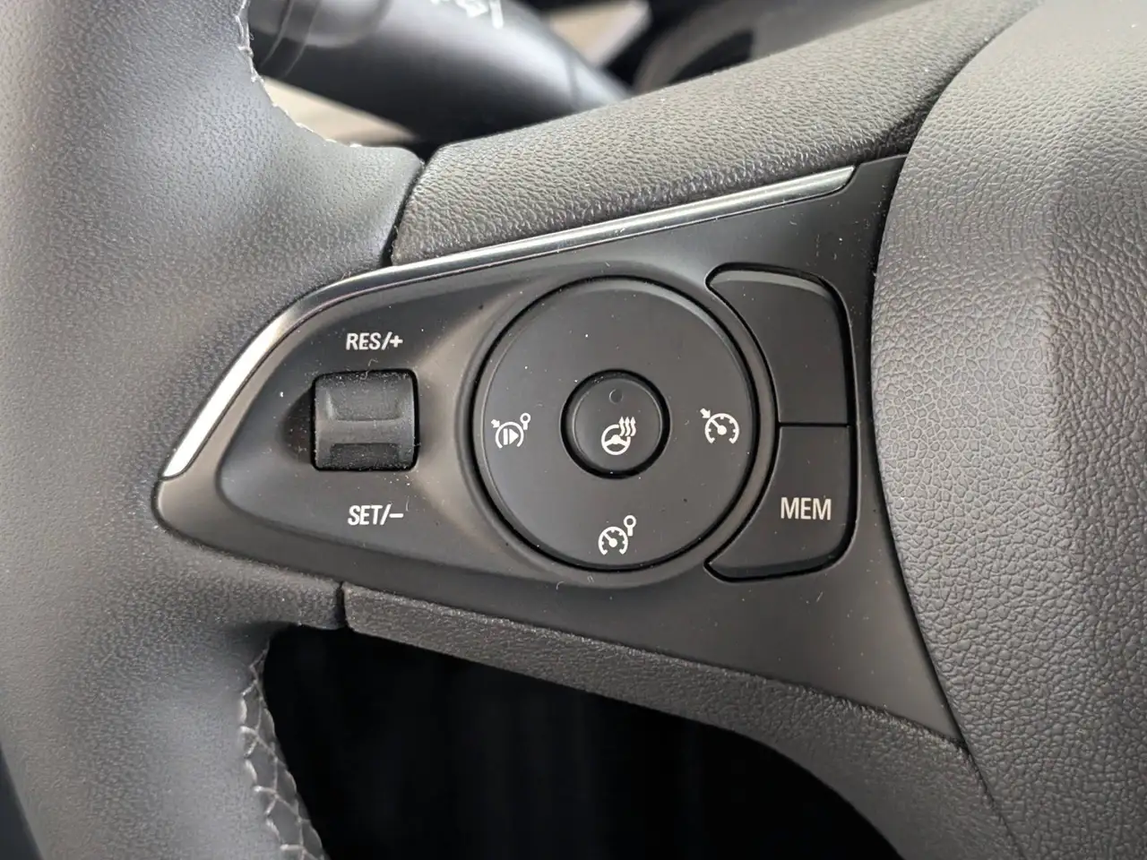 Opel Mokka 1.2 Turbo GS AHK SHZ CarPlay Kamera — معرض صور السيارة 28