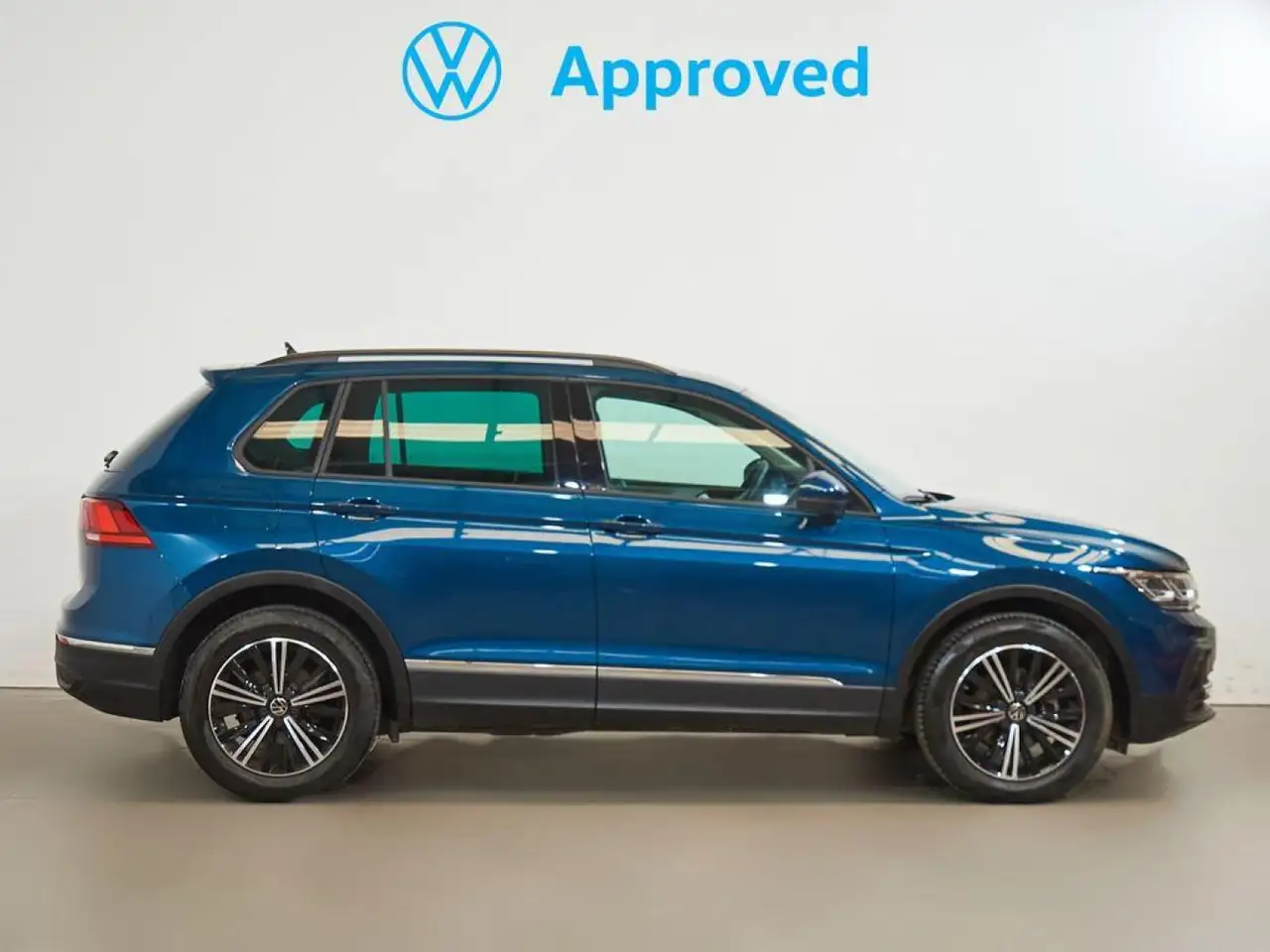 Volkswagen Tiguan 2.0TDI Life 110kW — Vehicle gallery 3