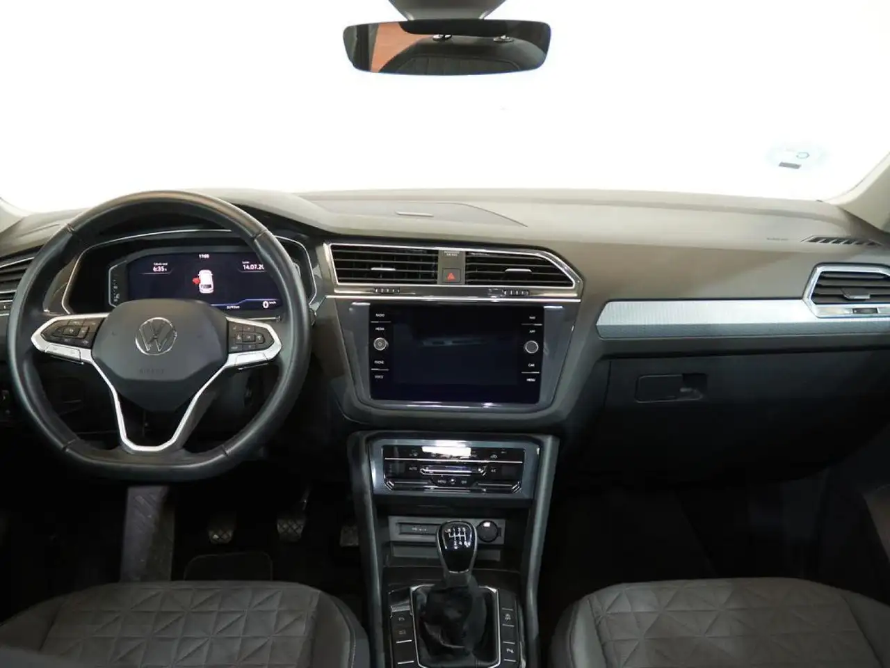 Volkswagen Tiguan 2.0TDI Life 110kW — Vehicle gallery 4