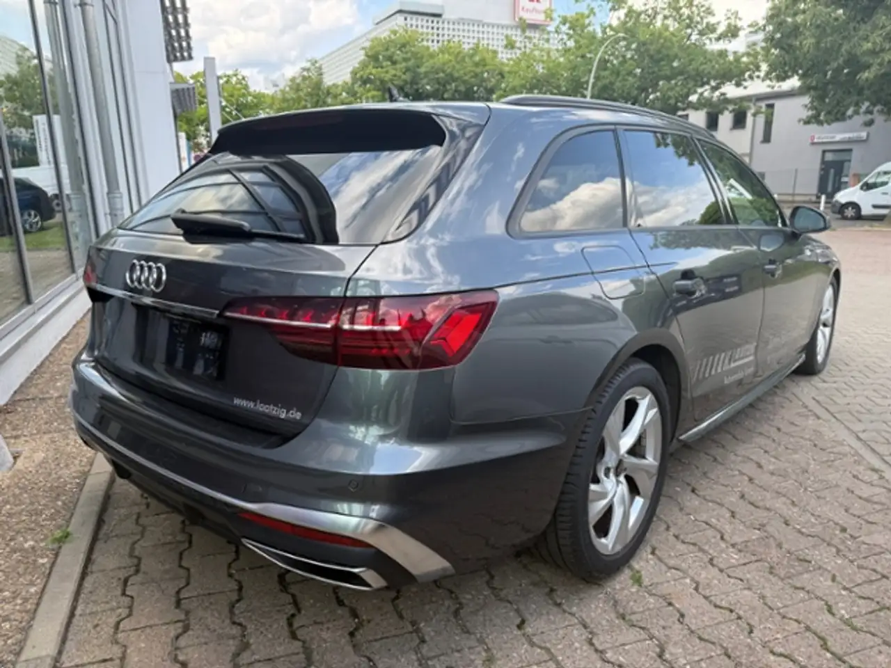 Audi A4 Avant S line TFSI S tronic Navi Business AHK — Galerie du véhicule 3