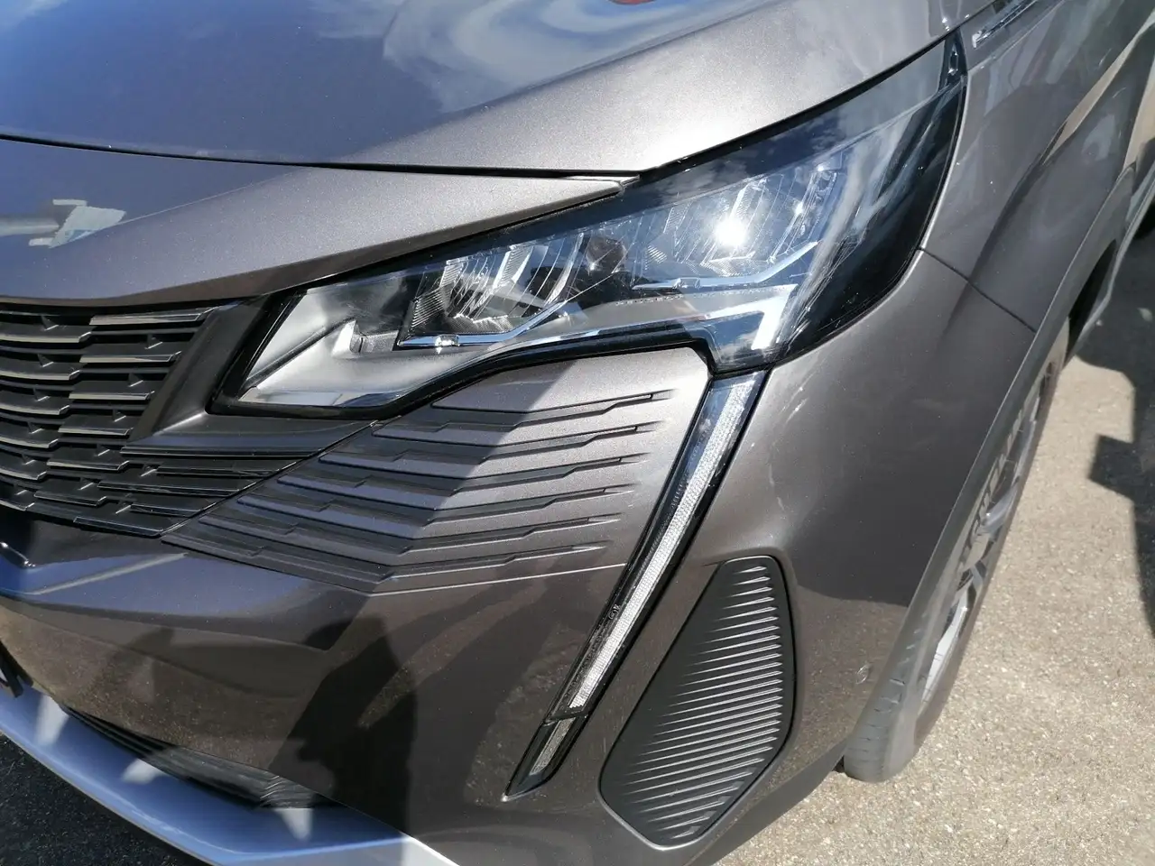 Peugeot 3008 1.2 136 e-DSC6 Allure Pack Navi PDC LED — معرض صور السيارة 3