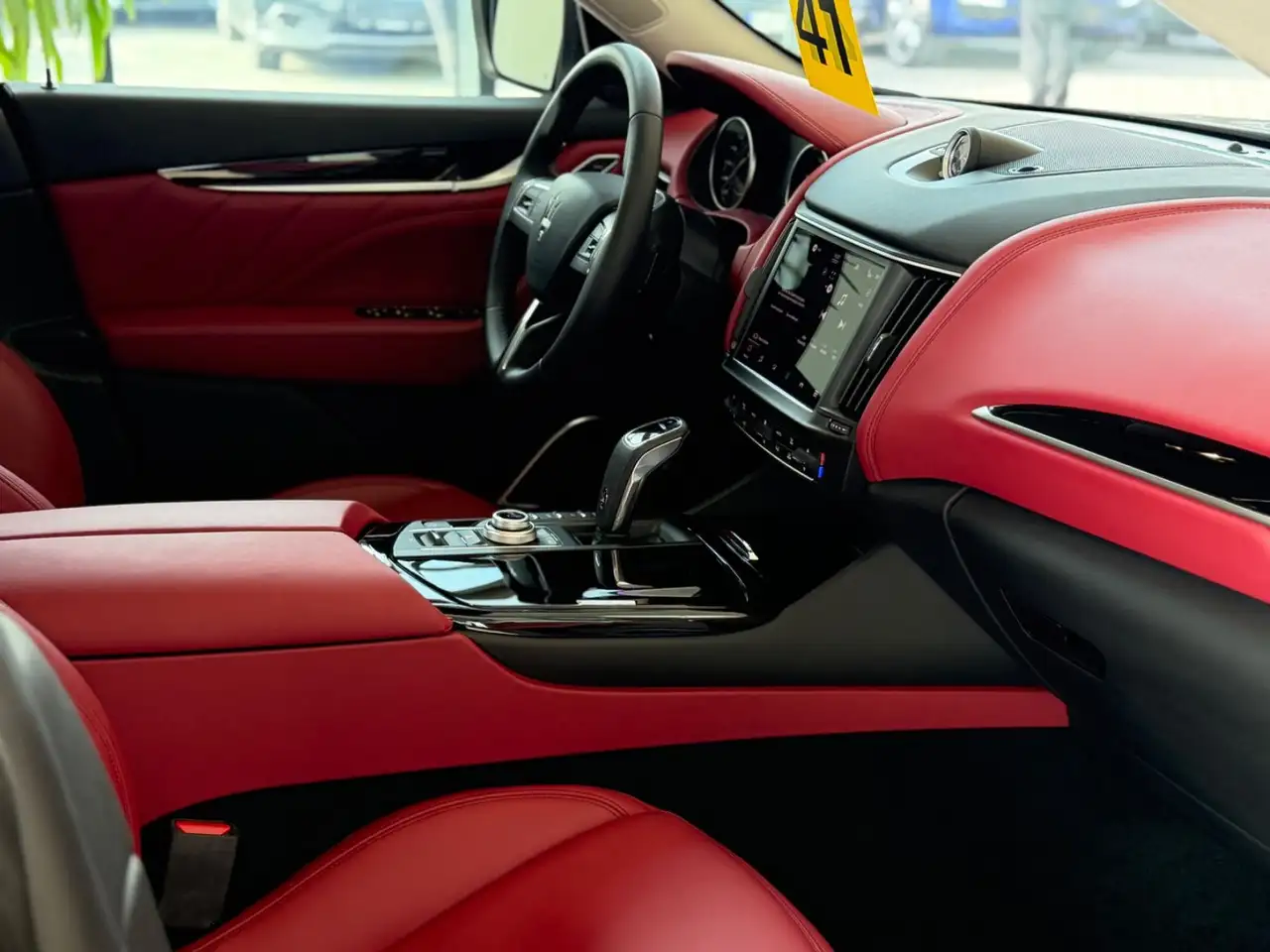 Maserati Levante GT Mild-Hybrid Soft Close Pano 21" — Vehicle gallery 32