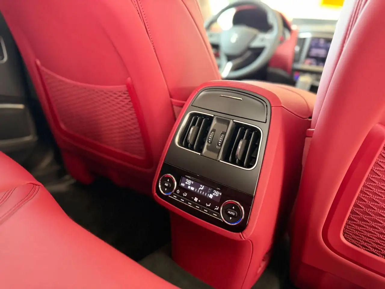 Maserati Levante GT Mild-Hybrid Soft Close Pano 21" — Vehicle gallery 30