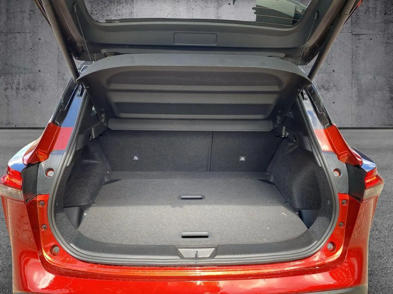Nissan Qashqai /Winterpaket/18 Zoll/360 Grad/Bicolor/Allwetterrei — معرض صور السيارة 9